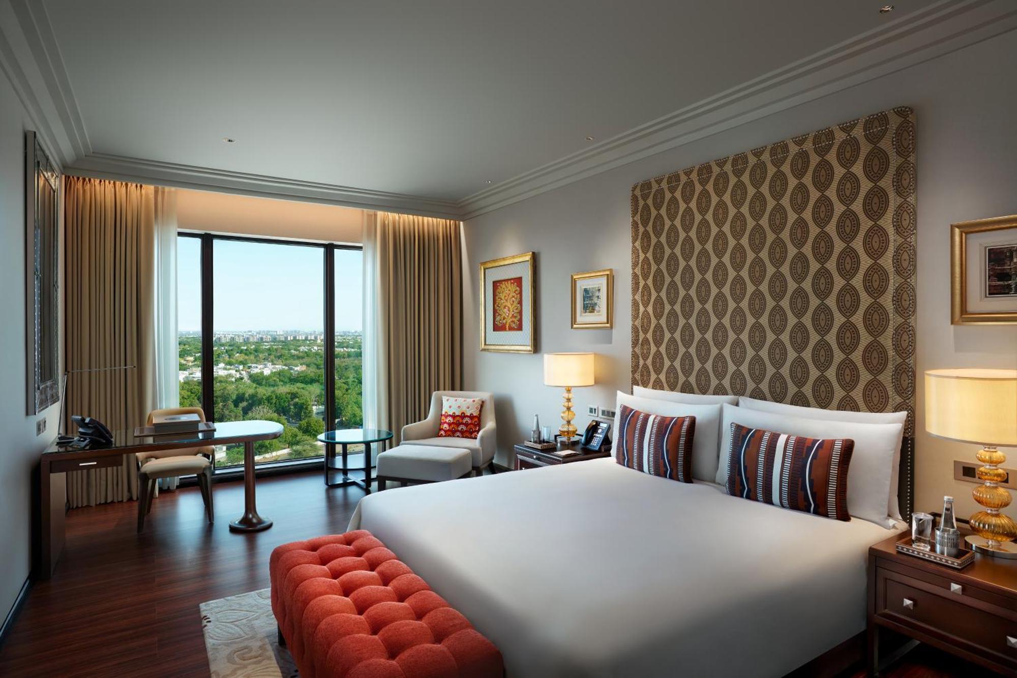 The Leela Gandhinagar Hotel Buitenkant foto