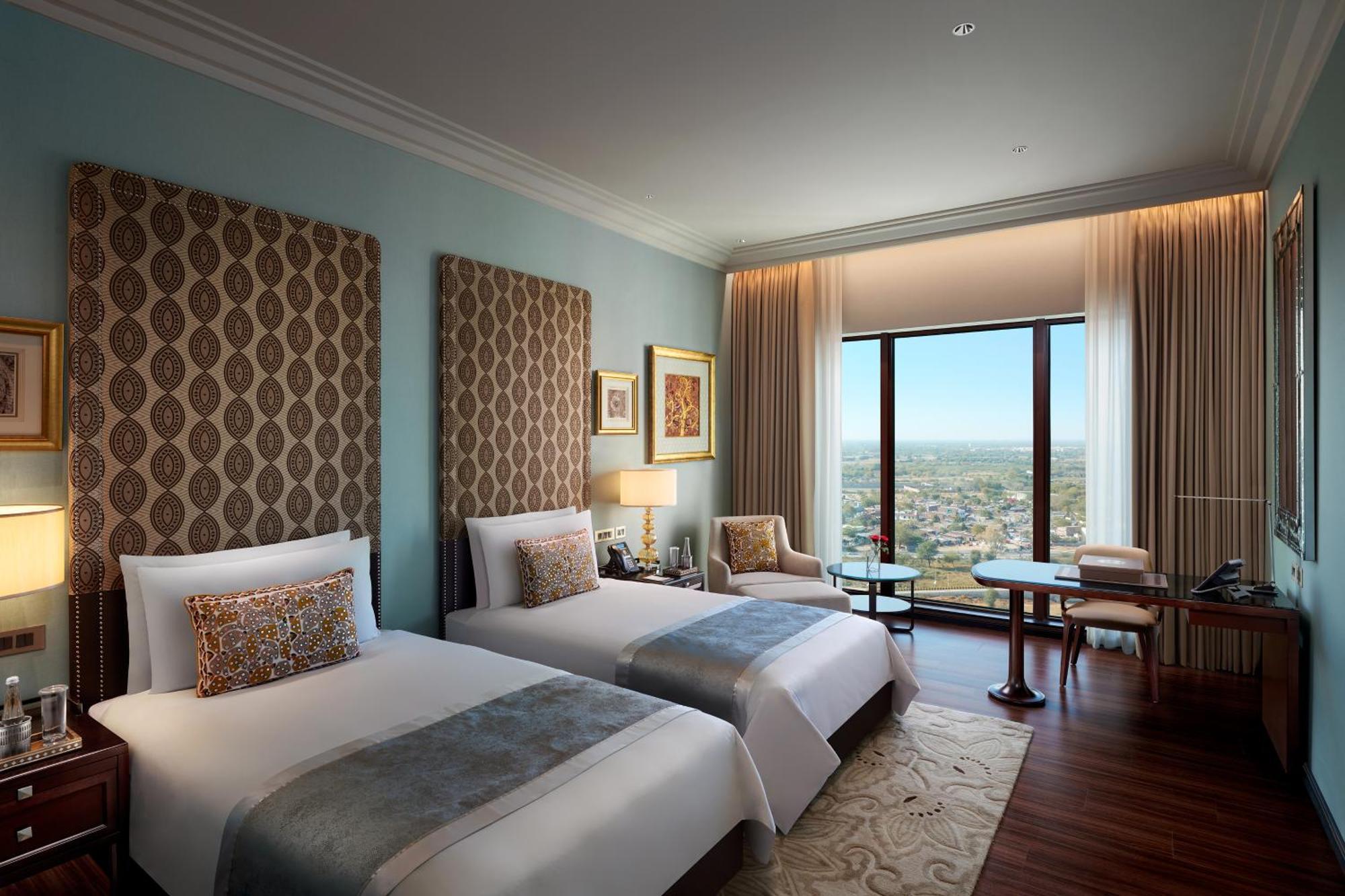 The Leela Gandhinagar Hotel Buitenkant foto