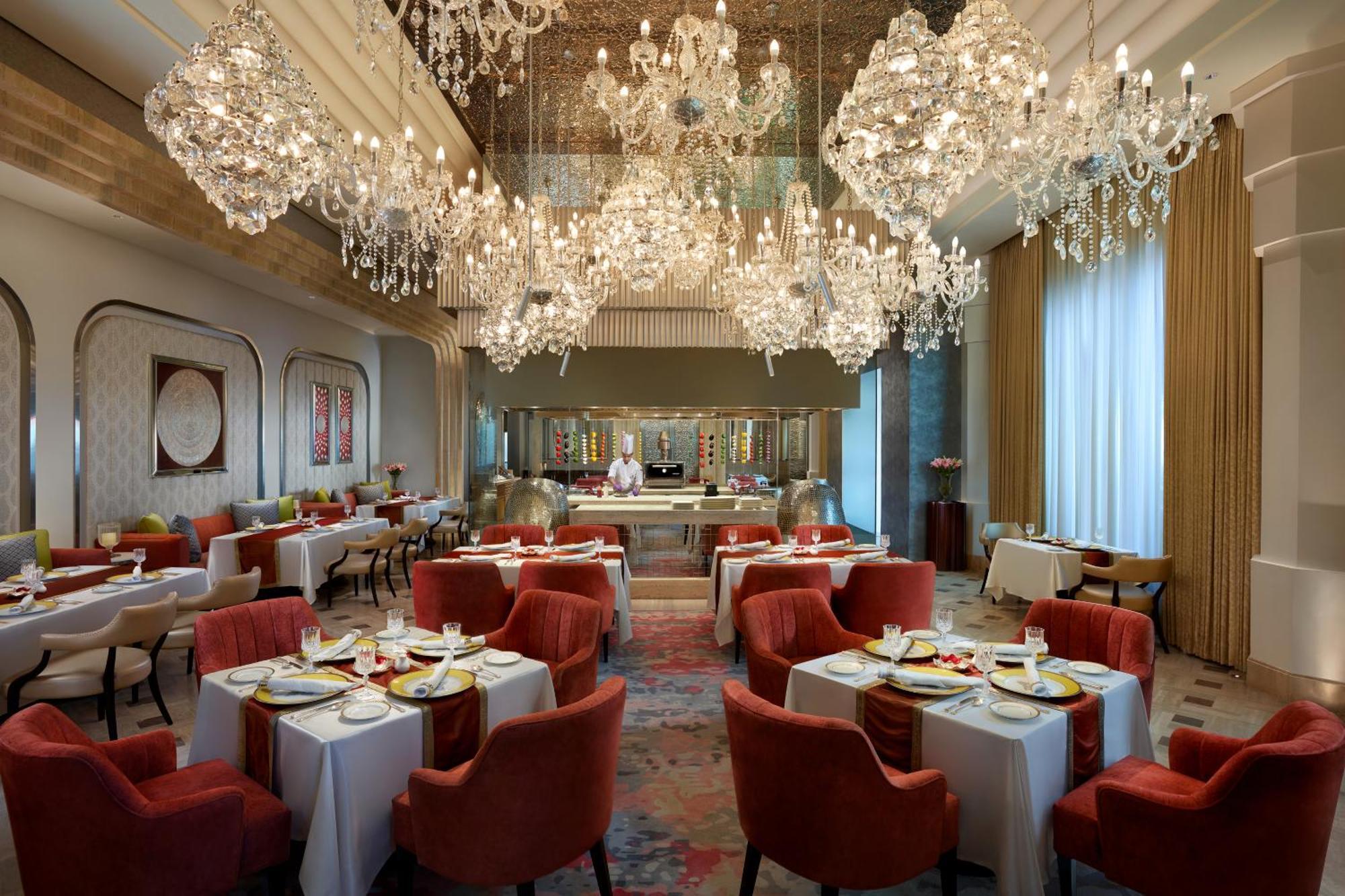The Leela Gandhinagar Hotel Buitenkant foto