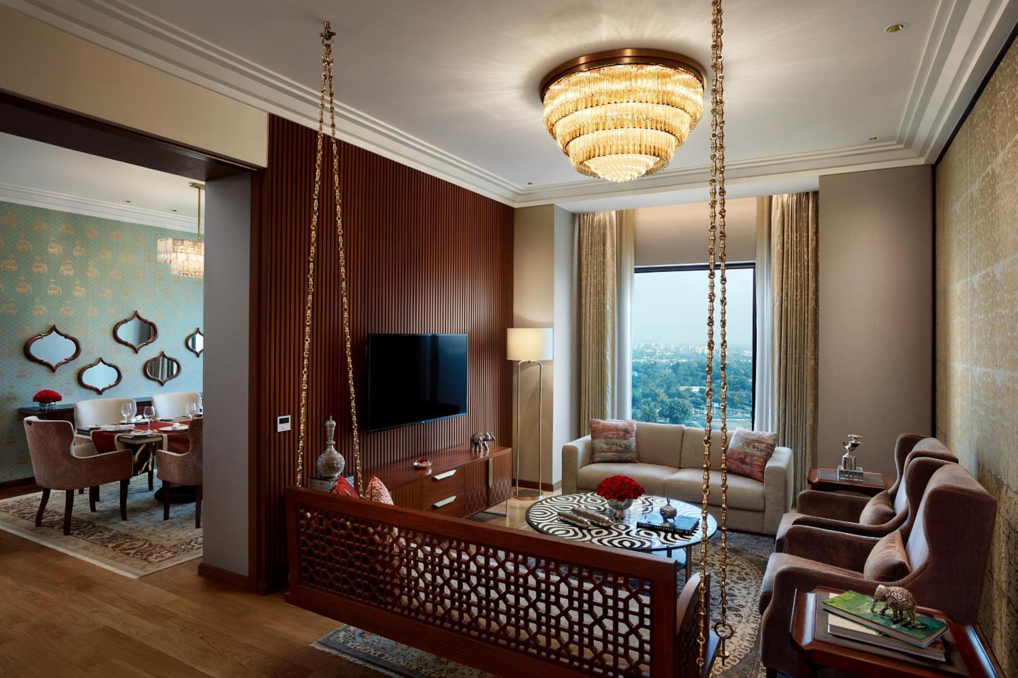 The Leela Gandhinagar Hotel Buitenkant foto